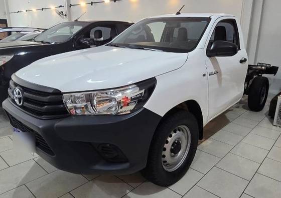 TOYOTA HILUX 2.8 D-4D TURBO DIESEL CHASSI 4X4 MANUAL